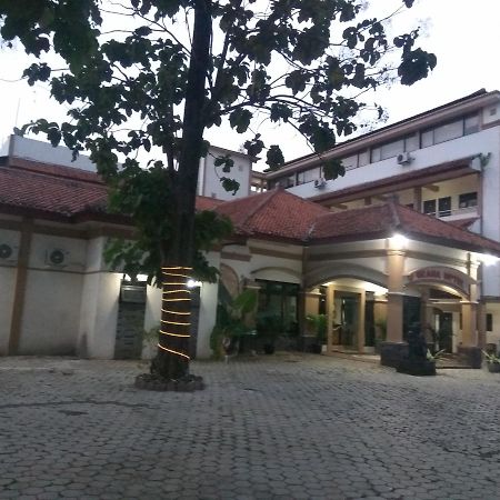 Sragen Graha Hotel מראה חיצוני תמונה