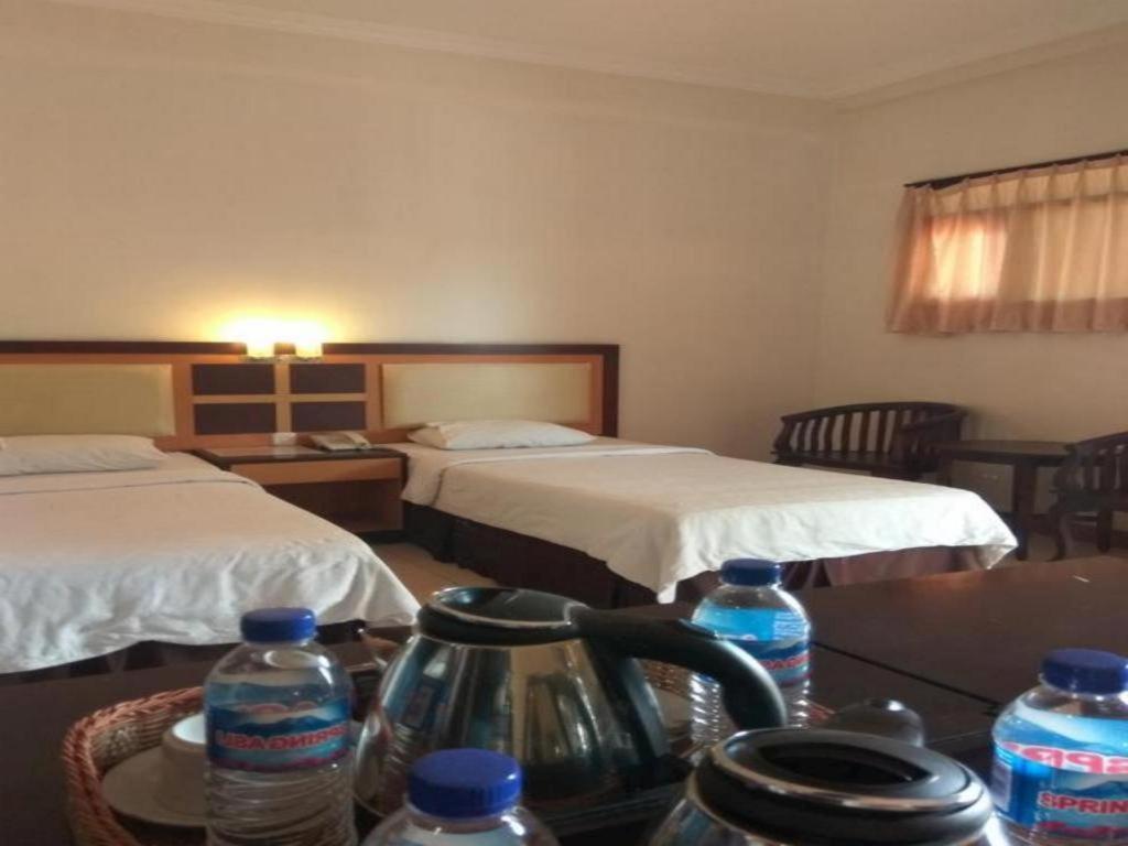 Sragen Graha Hotel מראה חיצוני תמונה