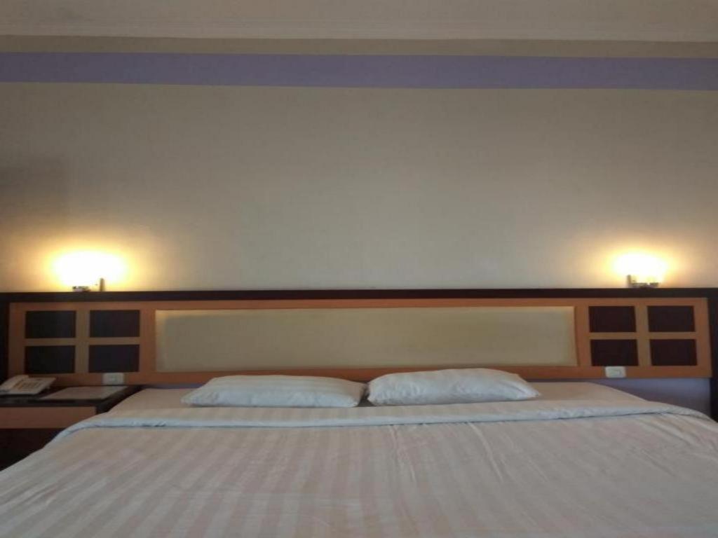 Sragen Graha Hotel מראה חיצוני תמונה