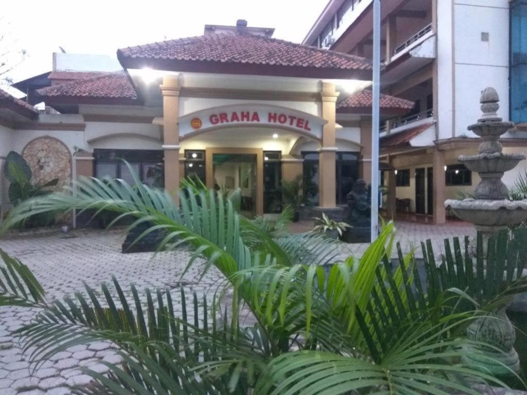 Sragen Graha Hotel מראה חיצוני תמונה