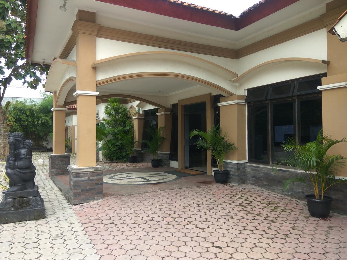 Sragen Graha Hotel מראה חיצוני תמונה