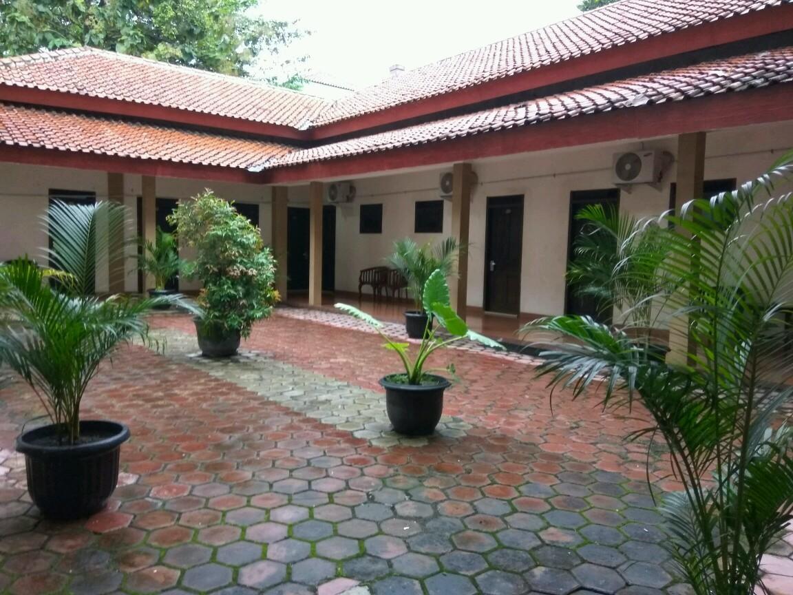 Sragen Graha Hotel מראה חיצוני תמונה