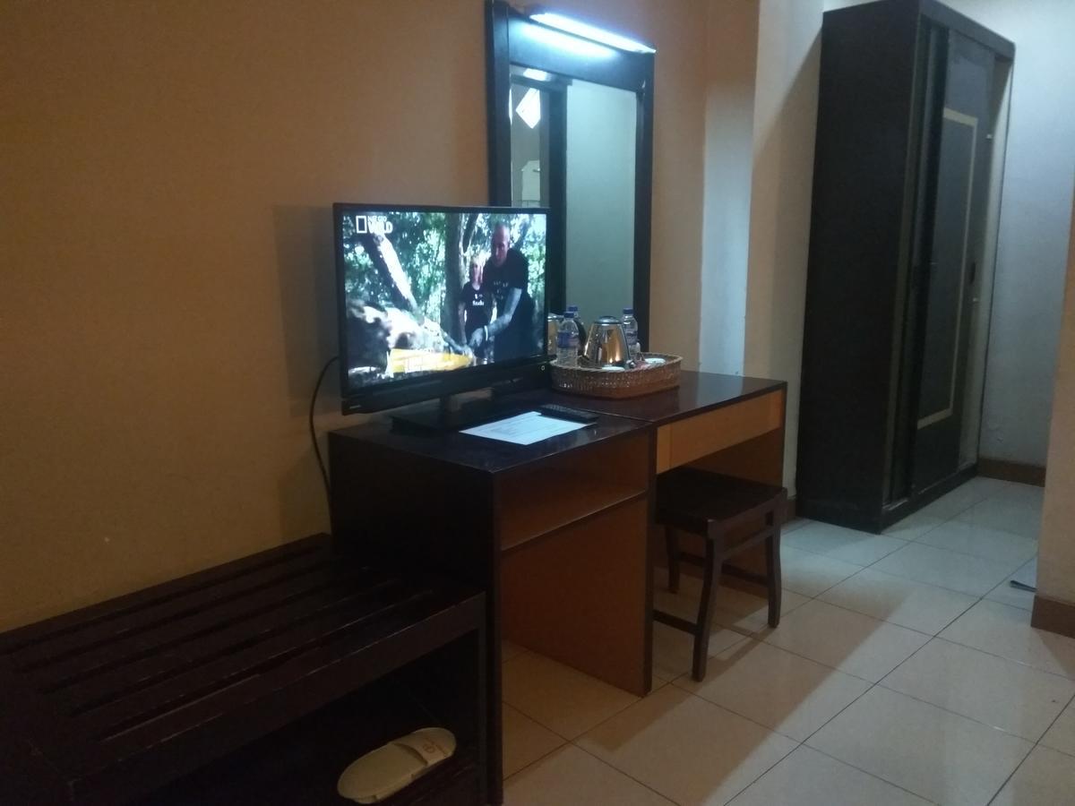 Sragen Graha Hotel מראה חיצוני תמונה