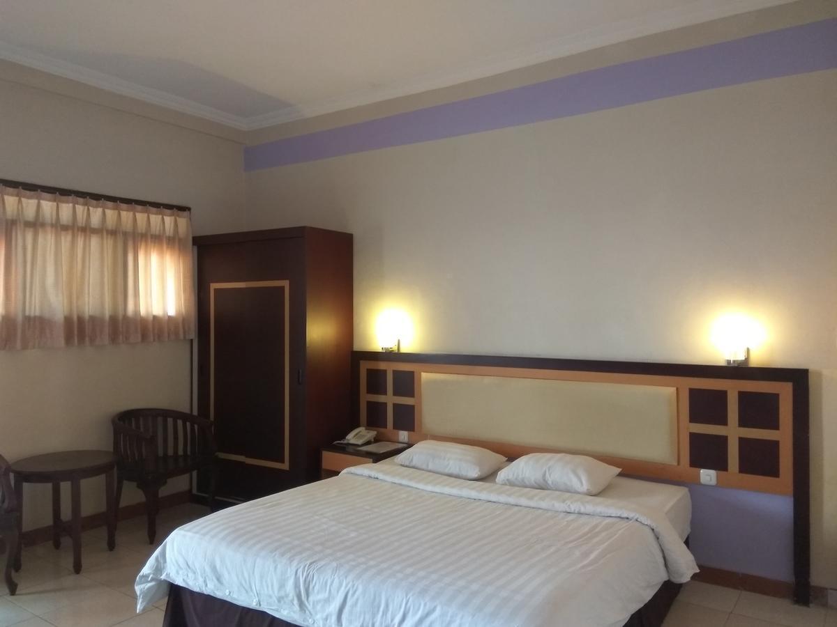 Sragen Graha Hotel מראה חיצוני תמונה